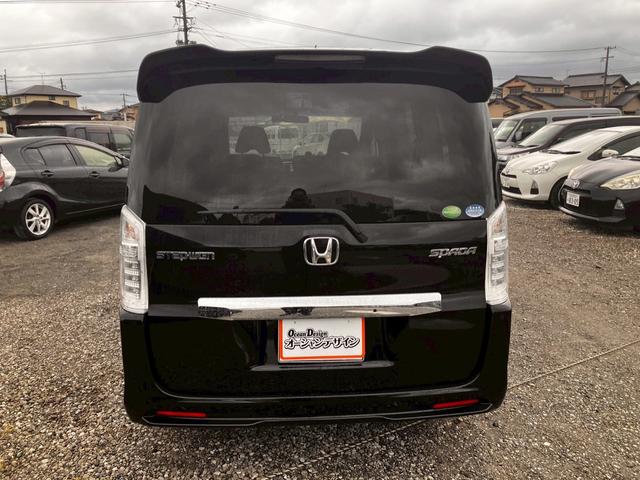 ステップワゴンスパーダ Ｚ　インターナビセレクション　両側自動スライドドア　横滑り防止機能　パワステ　フルセグ　スマ－トキ－　ＡＢＳ　パワーウィンドウ　エアバッグ　ＳＤナビ　キーレスエントリーキー　ナビ・ＴＶ　フルオートエアコン　電動格納ドアミラー（12枚目）
