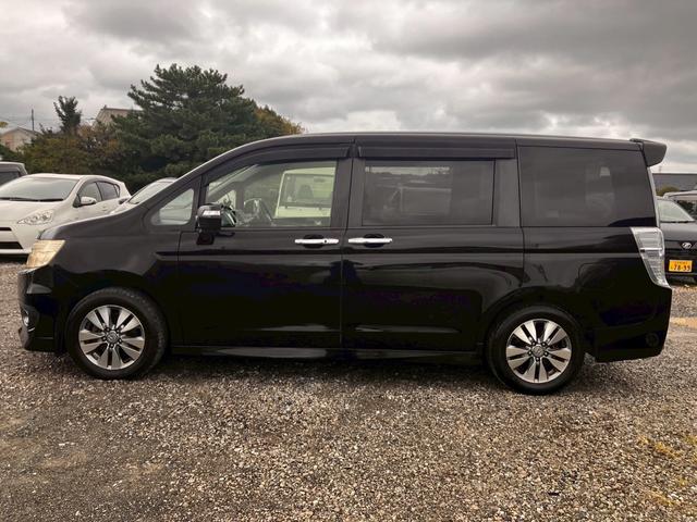 ステップワゴンスパーダ Ｚ　インターナビセレクション　両側自動スライドドア　横滑り防止機能　パワステ　フルセグ　スマ－トキ－　ＡＢＳ　パワーウィンドウ　エアバッグ　ＳＤナビ　キーレスエントリーキー　ナビ・ＴＶ　フルオートエアコン　電動格納ドアミラー（14枚目）