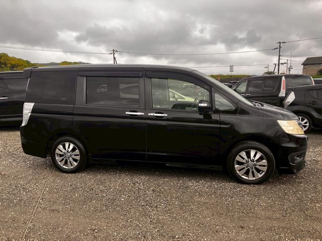 ステップワゴンスパーダ Ｚ　インターナビセレクション　両側自動スライドドア　横滑り防止機能　パワステ　フルセグ　スマ－トキ－　ＡＢＳ　パワーウィンドウ　エアバッグ　ＳＤナビ　キーレスエントリーキー　ナビ・ＴＶ　フルオートエアコン　電動格納ドアミラー（15枚目）