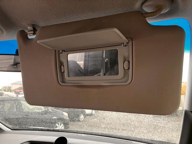 ステップワゴンスパーダ Ｚ　インターナビセレクション　両側自動スライドドア　横滑り防止機能　パワステ　フルセグ　スマ－トキ－　ＡＢＳ　パワーウィンドウ　エアバッグ　ＳＤナビ　キーレスエントリーキー　ナビ・ＴＶ　フルオートエアコン　電動格納ドアミラー（30枚目）