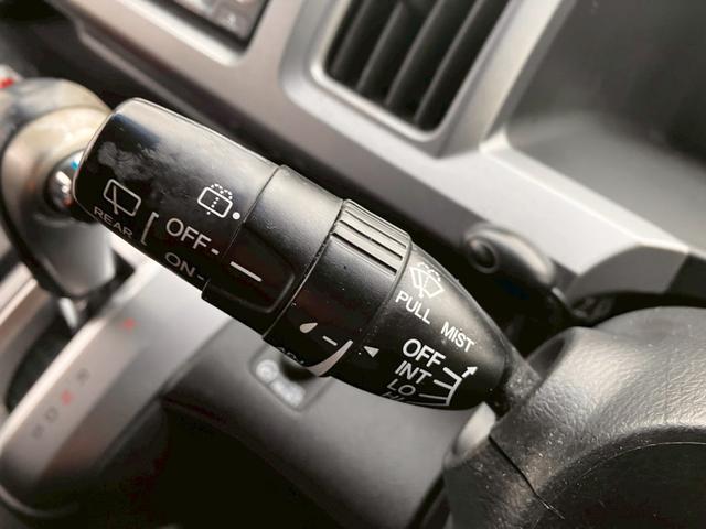 ステップワゴンスパーダ Ｚ　インターナビセレクション　両側自動スライドドア　横滑り防止機能　パワステ　フルセグ　スマ－トキ－　ＡＢＳ　パワーウィンドウ　エアバッグ　ＳＤナビ　キーレスエントリーキー　ナビ・ＴＶ　フルオートエアコン　電動格納ドアミラー（31枚目）