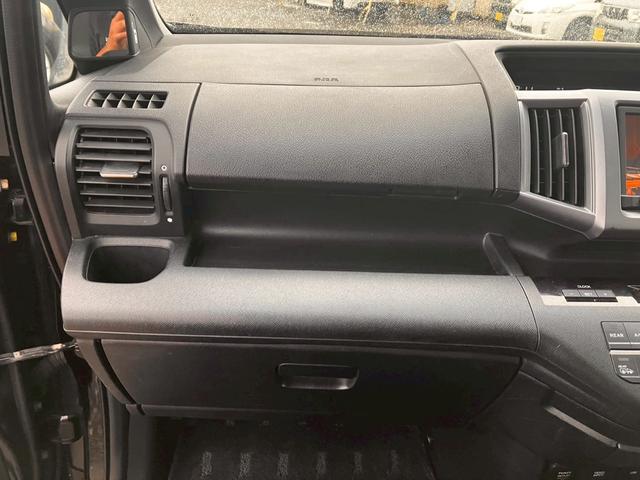 ステップワゴンスパーダ Ｚ　インターナビセレクション　両側自動スライドドア　横滑り防止機能　パワステ　フルセグ　スマ－トキ－　ＡＢＳ　パワーウィンドウ　エアバッグ　ＳＤナビ　キーレスエントリーキー　ナビ・ＴＶ　フルオートエアコン　電動格納ドアミラー（41枚目）