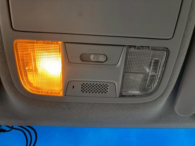 ステップワゴンスパーダ Ｚ　インターナビセレクション　両側自動スライドドア　横滑り防止機能　パワステ　フルセグ　スマ－トキ－　ＡＢＳ　パワーウィンドウ　エアバッグ　ＳＤナビ　キーレスエントリーキー　ナビ・ＴＶ　フルオートエアコン　電動格納ドアミラー（46枚目）