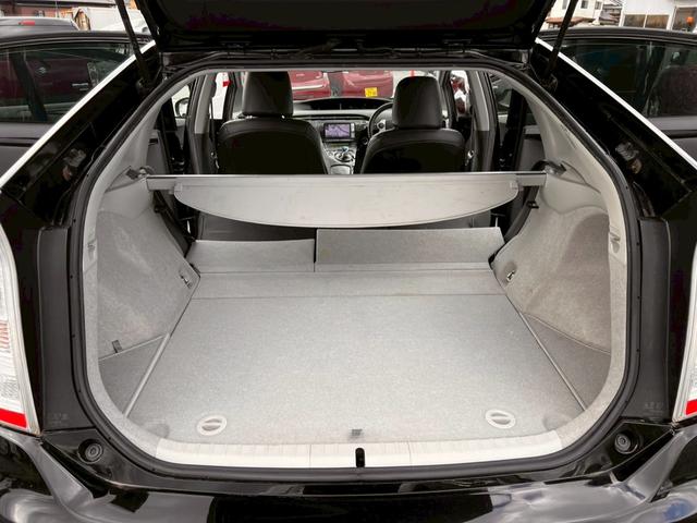 プリウス Ｓツーリングセレクション　スマキ－　Ｂカメ　ＳＤナビゲーション　地デジフルセグ　サイドエアバッグ　キーレス　Ｗエアバック　横滑り防止機能　パワステ　エアＢ　ＴＶナビ　ＡＵＴＯエアコン　ＡＢＳ　パワーウィンドウ　ＥＴＣ装着車（27枚目）