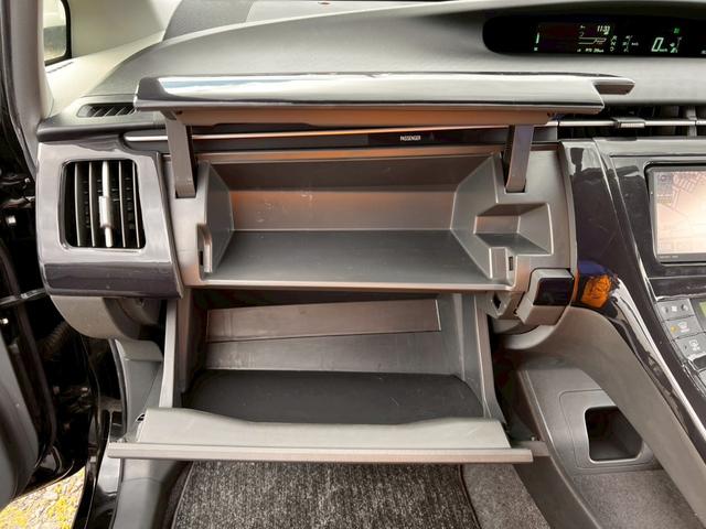 プリウス Ｓツーリングセレクション　スマキ－　Ｂカメ　ＳＤナビゲーション　地デジフルセグ　サイドエアバッグ　キーレス　Ｗエアバック　横滑り防止機能　パワステ　エアＢ　ＴＶナビ　ＡＵＴＯエアコン　ＡＢＳ　パワーウィンドウ　ＥＴＣ装着車（46枚目）