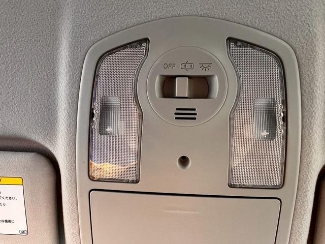 プリウス Ｓツーリングセレクション　スマキ－　Ｂカメ　ＳＤナビゲーション　地デジフルセグ　サイドエアバッグ　キーレス　Ｗエアバック　横滑り防止機能　パワステ　エアＢ　ＴＶナビ　ＡＵＴＯエアコン　ＡＢＳ　パワーウィンドウ　ＥＴＣ装着車（55枚目）