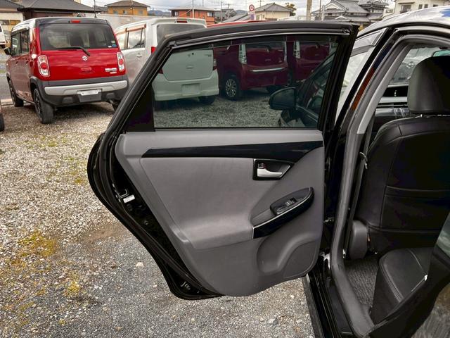 プリウス Ｓツーリングセレクション　スマキ－　Ｂカメ　ＳＤナビゲーション　地デジフルセグ　サイドエアバッグ　キーレス　Ｗエアバック　横滑り防止機能　パワステ　エアＢ　ＴＶナビ　ＡＵＴＯエアコン　ＡＢＳ　パワーウィンドウ　ＥＴＣ装着車（61枚目）