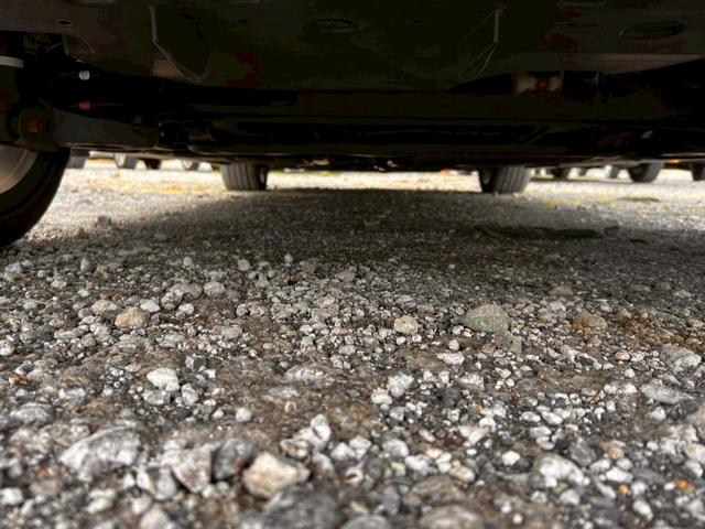 プリウス Ｓツーリングセレクション　スマキ－　Ｂカメ　ＳＤナビゲーション　地デジフルセグ　サイドエアバッグ　キーレス　Ｗエアバック　横滑り防止機能　パワステ　エアＢ　ＴＶナビ　ＡＵＴＯエアコン　ＡＢＳ　パワーウィンドウ　ＥＴＣ装着車（72枚目）