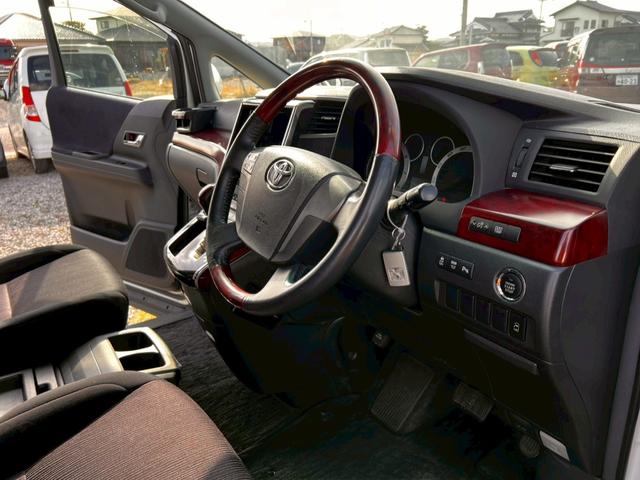 ヴェルファイア ２．４Ｚ　スマートキー＆プッシュスタート　ＥＳＣ　助手席エアバック　電動格納ミラー　エアコン　ＡＢＳ　パワステ　パワーウィンドウ　運転席エアバック　キーフリーシステム　オートライト　カーテンエアバッグ（17枚目）