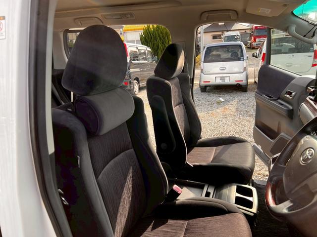ヴェルファイア ２．４Ｚ　スマートキー＆プッシュスタート　ＥＳＣ　助手席エアバック　電動格納ミラー　エアコン　ＡＢＳ　パワステ　パワーウィンドウ　運転席エアバック　キーフリーシステム　オートライト　カーテンエアバッグ（19枚目）