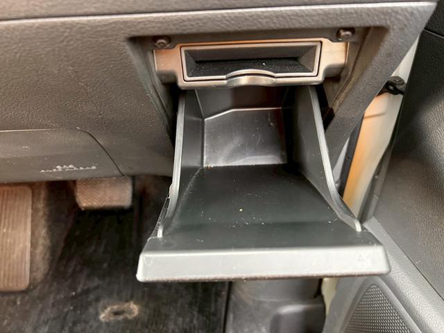 ヴェルファイア ２．４Ｚ　スマートキー＆プッシュスタート　ＥＳＣ　助手席エアバック　電動格納ミラー　エアコン　ＡＢＳ　パワステ　パワーウィンドウ　運転席エアバック　キーフリーシステム　オートライト　カーテンエアバッグ（45枚目）