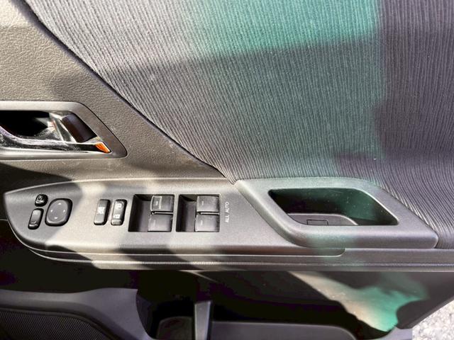 ヴェルファイア ２．４Ｚ　スマートキー＆プッシュスタート　ＥＳＣ　助手席エアバック　電動格納ミラー　エアコン　ＡＢＳ　パワステ　パワーウィンドウ　運転席エアバック　キーフリーシステム　オートライト　カーテンエアバッグ（48枚目）