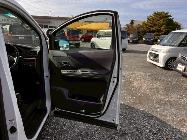 ヴェルファイア ２．４Ｚ　スマートキー＆プッシュスタート　ＥＳＣ　助手席エアバック　電動格納ミラー　エアコン　ＡＢＳ　パワステ　パワーウィンドウ　運転席エアバック　キーフリーシステム　オートライト　カーテンエアバッグ（51枚目）