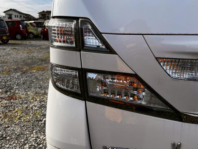 ヴェルファイア ２．４Ｚ　スマートキー＆プッシュスタート　ＥＳＣ　助手席エアバック　電動格納ミラー　エアコン　ＡＢＳ　パワステ　パワーウィンドウ　運転席エアバック　キーフリーシステム　オートライト　カーテンエアバッグ（58枚目）