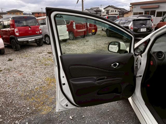 ノート ライダー　ＵＳＢ接続　運転席エアバッグ　ナビ　バックモニター　Ｗエアバッグ　パワーウィンドウ　ＡＢＳ　パワーステアリング　キーレス　ＳＤナビ　スマキ－　横滑防止装置　ＡＵＴＯエアコン（56枚目）