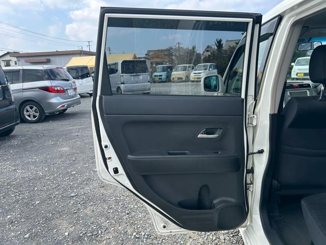 ゼストスパーク Ｗ　Ｂカメラ　運転席助手席エアバック　ＥＴＣ付き　電格ミラー　ＳＤ　スマートキー付　パワーウインド　ＤＶＤ再生可能　キーフリー　ワンセグテレビ　エアコン　パワーステアリング　横滑り防止装置　ＡＢＳ　ＵＳＢ（31枚目）