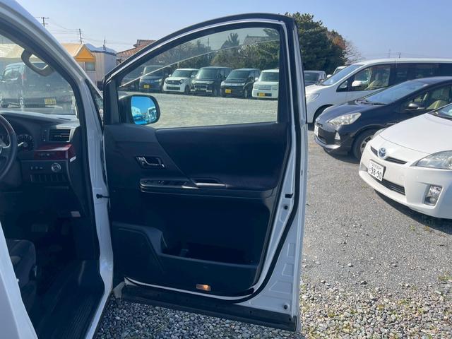 ヴェルファイア ２．４Ｚ　デュアルパワースライドドア　キーフリーシステム　電動ミラー　横滑り防止システム　運転席エアバッグ　Ｗエアバック　ナビ　オートエアコン　パワーステアリング　ＡＢＳ　パワーウィンドウ　サイドエアバック（59枚目）