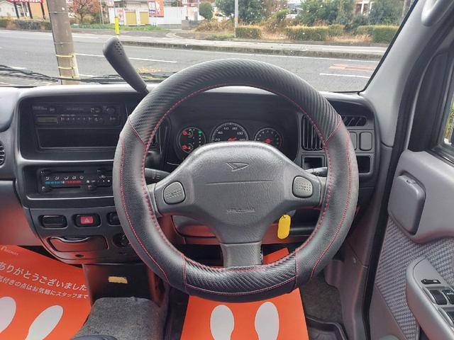 ハイゼットカーゴ デッキバンＧＸ　特別仕様限定モデル車　オートマチック　Ｖａｎ　オートマチック　軽ＲＶ　ピックアップ　旧車カスタムベースモデル　激レアピックアップ車　荷台カバーオーダーメイド　室内クリーニング　プライバシーガラス　ＵＶカット　法定点検整備一式　自社ローンあります（5枚目）