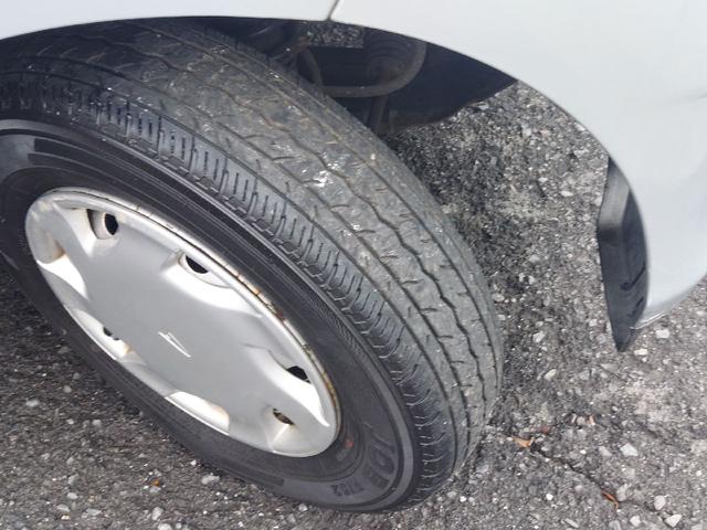 ハイゼットカーゴ デッキバンＧＸ　特別仕様限定モデル車　オートマチック　Ｖａｎ　オートマチック　軽ＲＶ　ピックアップ　旧車カスタムベースモデル　激レアピックアップ車　荷台カバーオーダーメイド　室内クリーニング　プライバシーガラス　ＵＶカット　法定点検整備一式　自社ローンあります（27枚目）