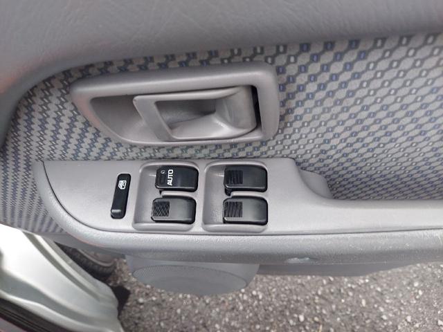 ハイゼットカーゴ デッキバンＧＸ　特別仕様限定モデル車　オートマチック　Ｖａｎ　オートマチック　軽ＲＶ　ピックアップ　旧車カスタムベースモデル　激レアピックアップ車　荷台カバーオーダーメイド　室内クリーニング　プライバシーガラス　ＵＶカット　法定点検整備一式　自社ローンあります（33枚目）