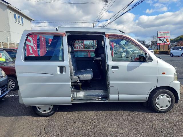 ハイゼットカーゴ デッキバンＧＸ　特別仕様限定モデル車　オートマチック　Ｖａｎ　オートマチック　軽ＲＶ　ピックアップ　旧車カスタムベースモデル　激レアピックアップ車　荷台カバーオーダーメイド　室内クリーニング　プライバシーガラス　ＵＶカット　法定点検整備一式　自社ローンあります（41枚目）