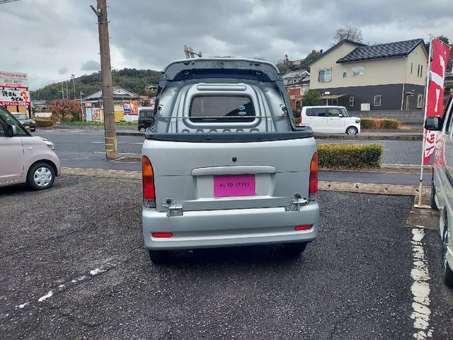 ハイゼットカーゴ デッキバンＧＸ　特別仕様限定モデル車　オートマチック　Ｖａｎ　オートマチック　軽ＲＶ　ピックアップ　旧車カスタムベースモデル　激レアピックアップ車　荷台カバーオーダーメイド　室内クリーニング　プライバシーガラス　ＵＶカット　法定点検整備一式　自社ローンあります（50枚目）