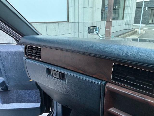 グロリアバン GL Newペイント ポルシェ ジェットブラック 木目調デカール 4ナンバー ナルディー メッキミラー ローダウン デイトナホイール HDDナビ ETC(38枚目)