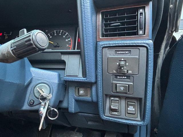 グロリアバン GL Newペイント ポルシェ ジェットブラック 木目調デカール 4ナンバー ナルディー メッキミラー ローダウン デイトナホイール HDDナビ ETC(43枚目)