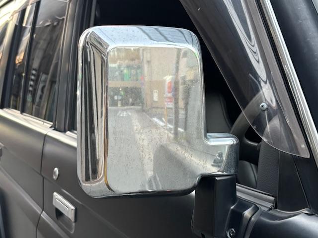 ランドクルーザープラド SXワイド マットブラックオールペン 新品フロントグリル 新品オレンジライト一式 リフトアップ ミッキートンプソン ジオランダーAT 黒革調シートカバー 3ナンバー8人乗り HDDナビ ETC 前後ドラレコ(15枚目)