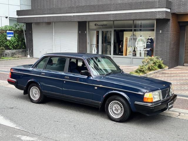 ２４０ ＧＬ　ナルディーステア　コロナホイール　社外キーレスＸスペアキー　ＥＴＣ　社外オーディオ　ブルーモケットシート　ミラー型ドライブレコーダー　取扱説明書　記録簿１０枚（3枚目）