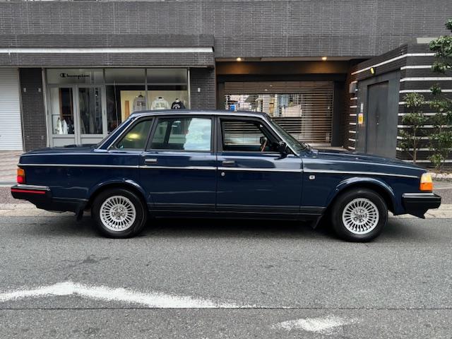 ２４０ ＧＬ　ナルディーステア　コロナホイール　社外キーレスＸスペアキー　ＥＴＣ　社外オーディオ　ブルーモケットシート　ミラー型ドライブレコーダー　取扱説明書　記録簿１０枚（8枚目）