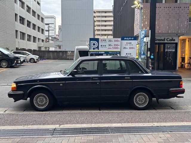 ２４０ ＧＬ　ナルディーステア　コロナホイール　社外キーレスＸスペアキー　ＥＴＣ　社外オーディオ　ブルーモケットシート　ミラー型ドライブレコーダー　取扱説明書　記録簿１０枚（12枚目）