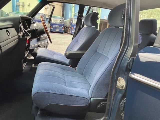 ２４０ ＧＬ　ナルディーステア　コロナホイール　社外キーレスＸスペアキー　ＥＴＣ　社外オーディオ　ブルーモケットシート　ミラー型ドライブレコーダー　取扱説明書　記録簿１０枚（36枚目）