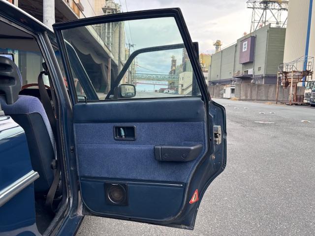 ２４０ ＧＬ　ナルディーステア　コロナホイール　社外キーレスＸスペアキー　ＥＴＣ　社外オーディオ　ブルーモケットシート　ミラー型ドライブレコーダー　取扱説明書　記録簿１０枚（41枚目）