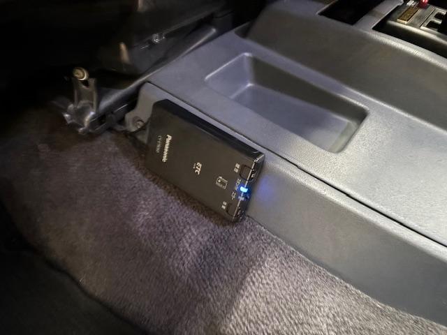 ランドクルーザープラド SXワイド サンドベージュXホワイト ナロー5ナンバー8人乗り ナルディーステア リフトアップ 70メッキバンパー 社外オーディオ ETC ドライブレコーダー バックカメラ 黒革調シートカバー ジオランダーAT(23枚目)