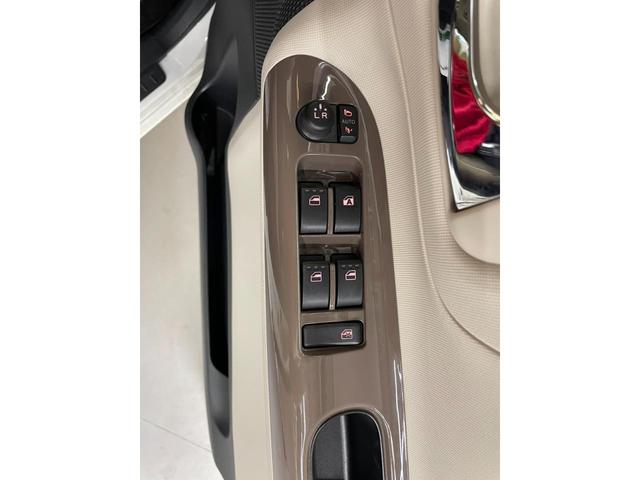 ムーヴキャンバス Ｘメイクアップ　ＳＡＩＩＩ　ＥＴＣ　バックカメラ　両側スライドドア　ナビ　ＴＶ　衝突被害軽減システム　オートマチックハイビーム　スマートキー　アイドリングストップ　電動格納ミラー　ベンチシート　ＣＶＴ　盗難防止システム　ＡＢＳ（20枚目）