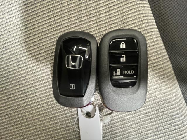 Ｎ－ＢＯＸ ファッションスタイル　両側スライド・片側電動　クリアランスソナー　オートクルーズコントロール　レーンアシスト　衝突被害軽減システム　オートライト　ＬＥＤヘッドランプ　スマートキー　アイドリングストップ　電動格納ミラー（21枚目）