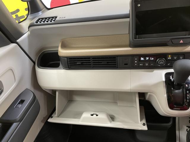 Ｎ－ＢＯＸ ファッションスタイル　両側スライド・片側電動　クリアランスソナー　オートクルーズコントロール　レーンアシスト　衝突被害軽減システム　オートライト　ＬＥＤヘッドランプ　スマートキー　アイドリングストップ　電動格納ミラー（22枚目）