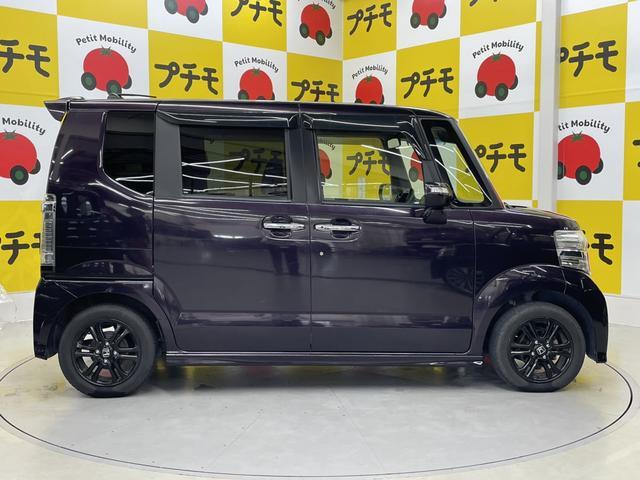 Ｎ－ＢＯＸカスタム Ｇ　ＳＳブラックスタイルパッケージ　ＥＴＣ　バックカメラ　両側電動スライドドア　ナビ　ＴＶ　衝突被害軽減システム　オートライト　ＨＩＤ　スマートキー　アイドリングストップ　電動格納ミラー　シートヒーター　ベンチシート　ＣＶＴ（5枚目）