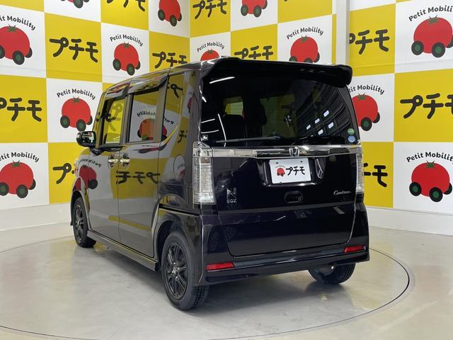 Ｎ－ＢＯＸカスタム Ｇ　ＳＳブラックスタイルパッケージ　ＥＴＣ　バックカメラ　両側電動スライドドア　ナビ　ＴＶ　衝突被害軽減システム　オートライト　ＨＩＤ　スマートキー　アイドリングストップ　電動格納ミラー　シートヒーター　ベンチシート　ＣＶＴ（6枚目）