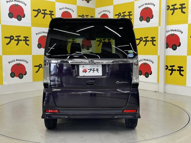 Ｎ－ＢＯＸカスタム Ｇ　ＳＳブラックスタイルパッケージ　ＥＴＣ　バックカメラ　両側電動スライドドア　ナビ　ＴＶ　衝突被害軽減システム　オートライト　ＨＩＤ　スマートキー　アイドリングストップ　電動格納ミラー　シートヒーター　ベンチシート　ＣＶＴ（7枚目）