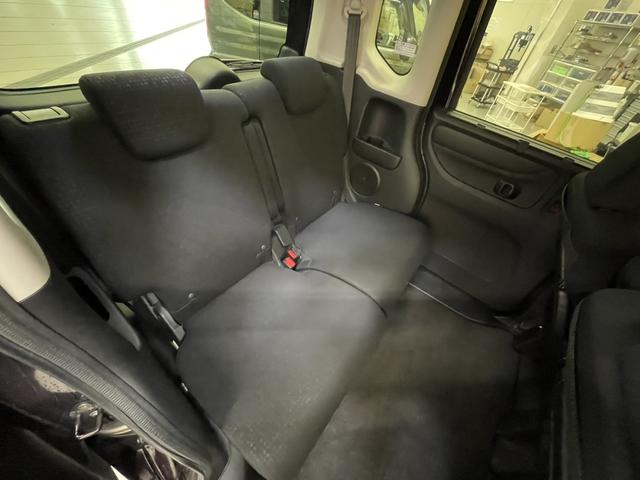 Ｎ－ＢＯＸカスタム Ｇ　ＳＳブラックスタイルパッケージ　ＥＴＣ　バックカメラ　両側電動スライドドア　ナビ　ＴＶ　衝突被害軽減システム　オートライト　ＨＩＤ　スマートキー　アイドリングストップ　電動格納ミラー　シートヒーター　ベンチシート　ＣＶＴ（26枚目）