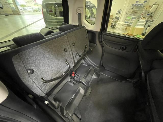 Ｎ－ＢＯＸカスタム Ｇ　ＳＳブラックスタイルパッケージ　ＥＴＣ　バックカメラ　両側電動スライドドア　ナビ　ＴＶ　衝突被害軽減システム　オートライト　ＨＩＤ　スマートキー　アイドリングストップ　電動格納ミラー　シートヒーター　ベンチシート　ＣＶＴ（29枚目）