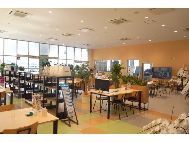 佐賀の届出済未使用車専門店です。オールメーカー取扱い＆大量在庫！購入後のメンテナンス・車検も当店にお任せください。