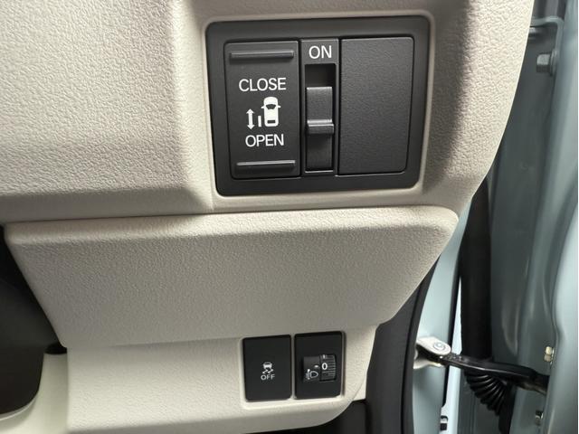 N-BOX ファッションスタイル 両側スライド・片側電動 クリアランスソナー オートクルーズコントロール 衝突被害軽減システム オートライト LEDヘッドランプ スマートキー アイドリングストップ 電動格納ミラー CVT(11枚目)