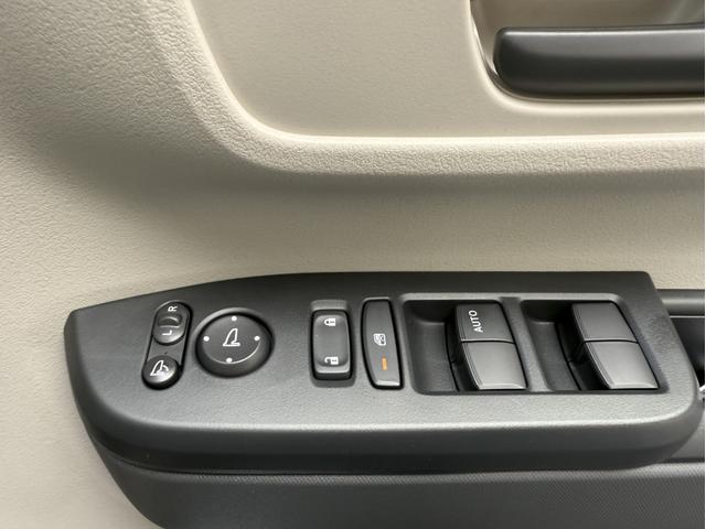 N-BOX ファッションスタイル 両側スライド・片側電動 クリアランスソナー オートクルーズコントロール 衝突被害軽減システム オートライト LEDヘッドランプ スマートキー アイドリングストップ 電動格納ミラー CVT(12枚目)