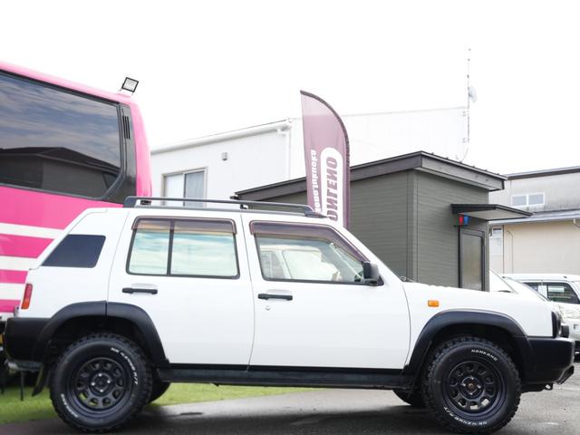 ラシーン フォルザ Sパッケージ サンルーフ ルーフレール ETC 新品MTタイヤ デイトナホイール 車検令和8年11月まで 修復歴なし(29枚目)