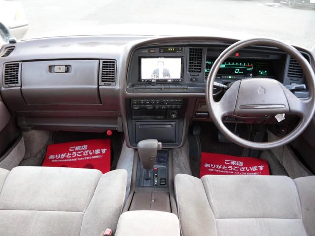 クラウン ロイヤルサルーン　ローダウン　社外１７インチアルミ　運転席パワーシート　リア席パワーシート　社外メモリーナビ　フルセグ　Ｂｌｕｅｔｏｏｔｈ　デジパネ（7枚目）