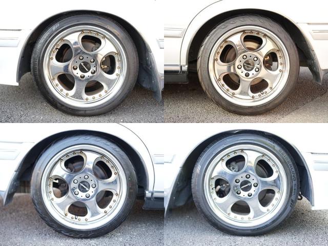 クラウン ロイヤルサルーン　ローダウン　社外１７インチアルミ　運転席パワーシート　リア席パワーシート　社外メモリーナビ　フルセグ　Ｂｌｕｅｔｏｏｔｈ　デジパネ（9枚目）