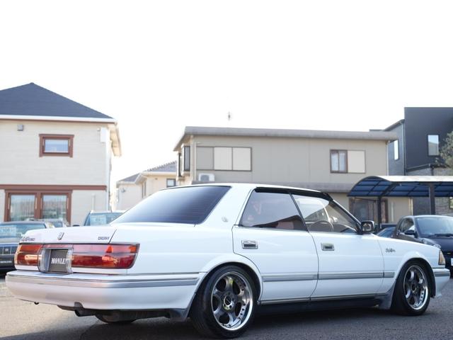 クラウン ロイヤルサルーン　ローダウン　社外１７インチアルミ　運転席パワーシート　リア席パワーシート　社外メモリーナビ　フルセグ　Ｂｌｕｅｔｏｏｔｈ　デジパネ（32枚目）